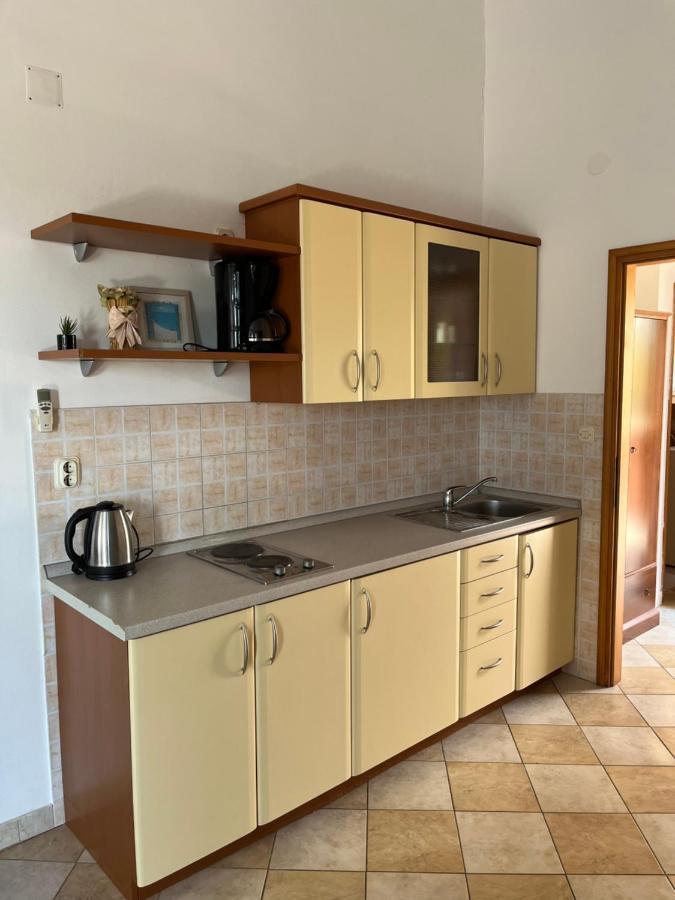 Apartments Poljski Put V Novalja Bagian luar foto